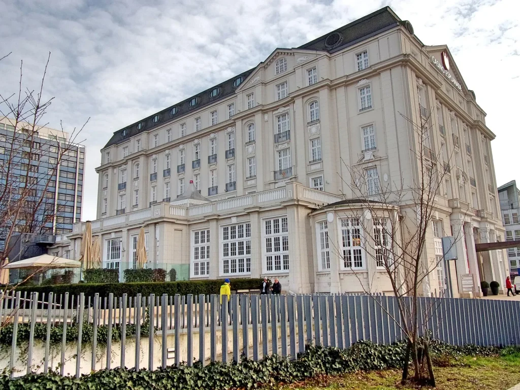 Außenansicht Casino Esplanade